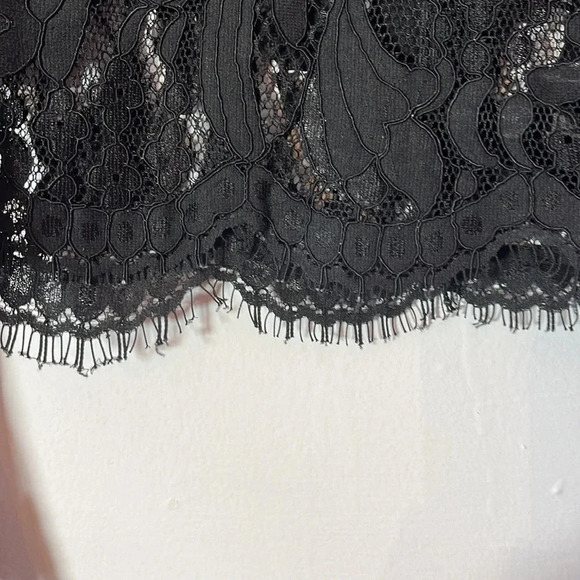 Lace belle sleeve crop - Picture 3 of 4